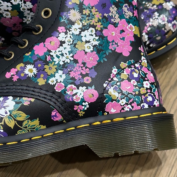 Dr. Martens 1460 Pascal Floral Boots Vintage Leather Boots - Picture 8 of 14